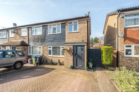 3 bedroom end of terrace house for sale
