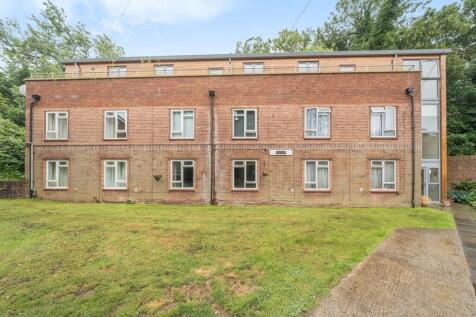 1 bedroom ground floor flat for sale