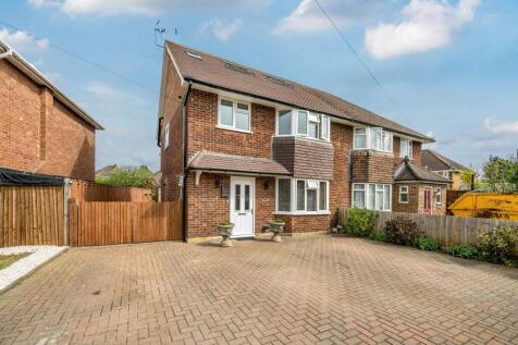 3 bedroom semi-detached house for sale