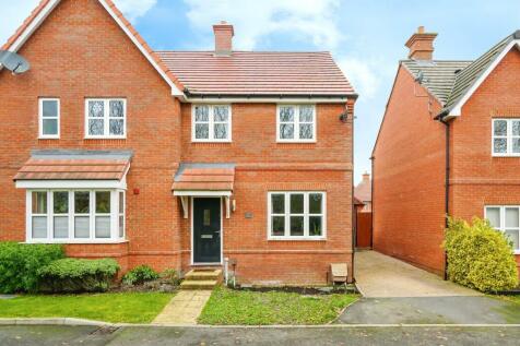 3 bedroom semi-detached house for sale