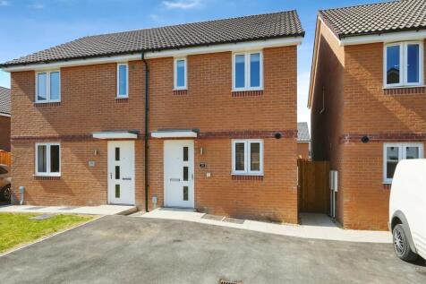 2 bedroom semi-detached house for sale