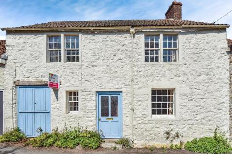 4 bedroom end of terrace house for sale