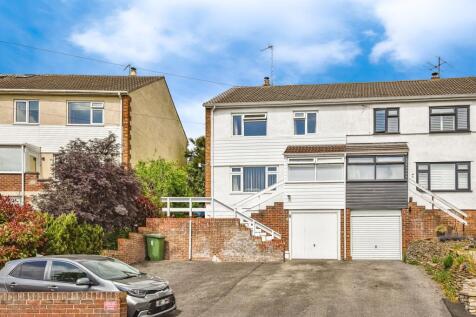 4 bedroom semi-detached house for sale