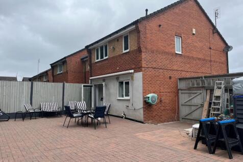 3 bedroom end of terrace house for sale