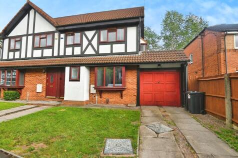 3 bedroom semi-detached house for sale