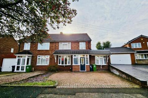 4 bedroom semi-detached house for sale