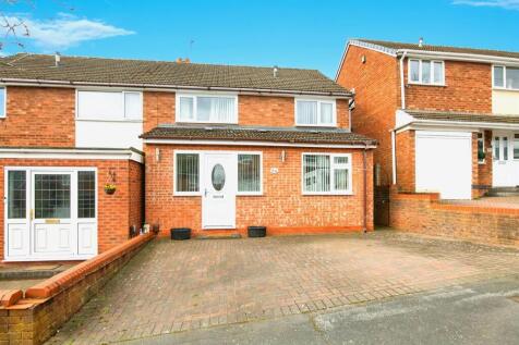 3 bedroom semi-detached house for sale