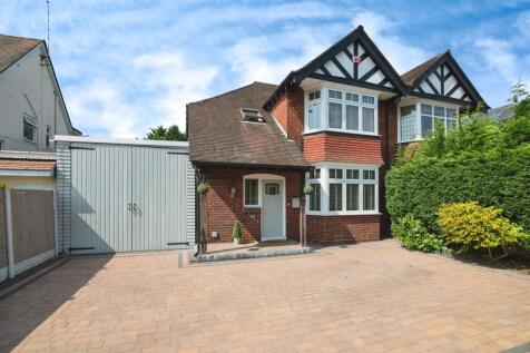 3 bedroom semi-detached house for sale