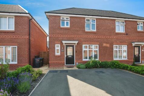 3 bedroom semi-detached house for sale