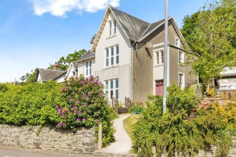 3 bedroom ground floor flat for sale