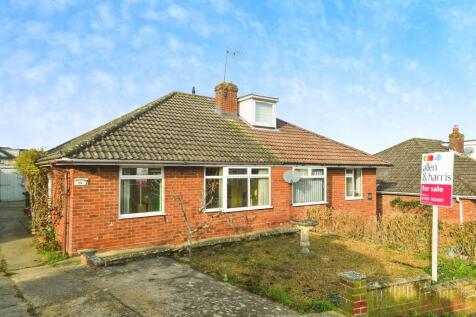 2 bedroom semi-detached bungalow for sale