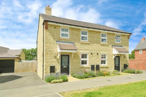 2 bedroom semi-detached house for sale