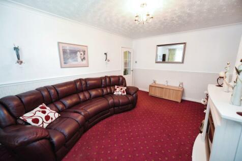 2 bedroom ground floor flat for sale