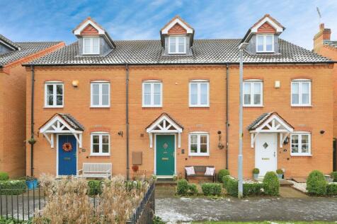 3 bedroom terraced house for sale