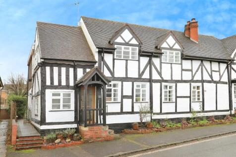 3 bedroom end of terrace house for sale