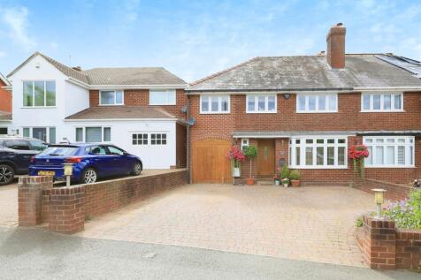 4 bedroom semi-detached house for sale