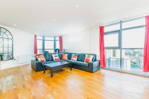 3 bedroom flat for sale