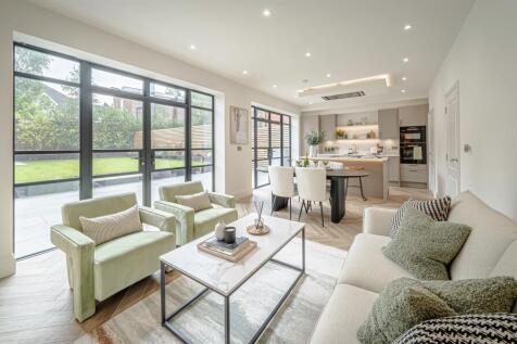4 bedroom town house for sale