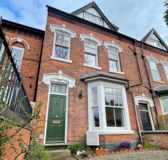 5 bedroom end of terrace house for sale