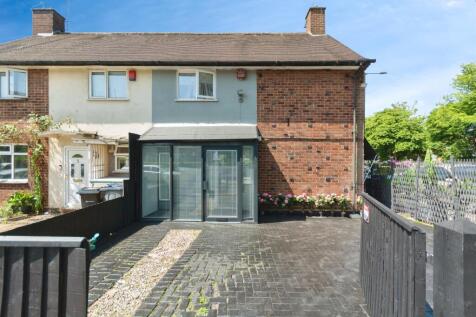 3 bedroom end of terrace house for sale