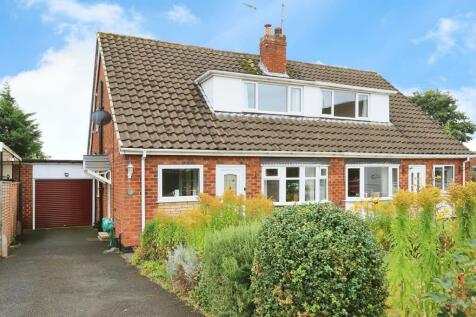 2 bedroom semi-detached house for sale