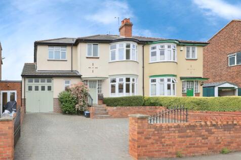 4 bedroom semi-detached house for sale