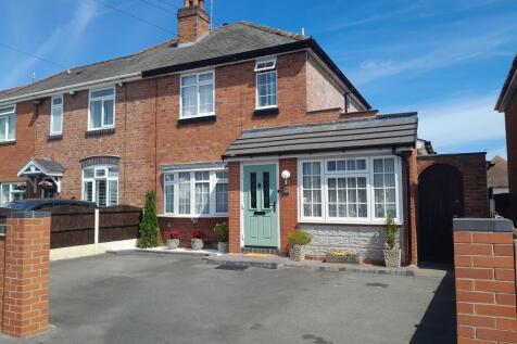 4 bedroom semi-detached house for sale