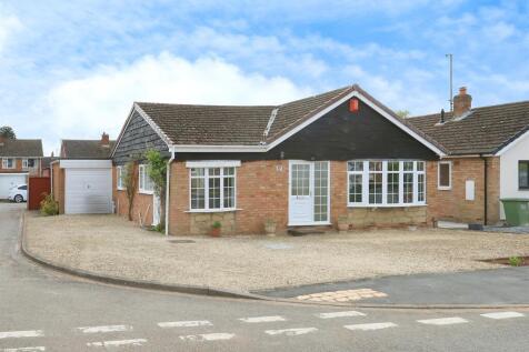 2 bedroom detached bungalow for sale