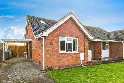 3 bedroom semi-detached bungalow for sale
