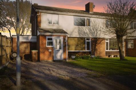 3 bedroom semi-detached house for sale