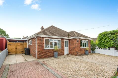 3 bedroom detached bungalow for sale