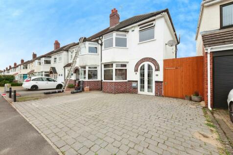 3 bedroom semi-detached house for sale