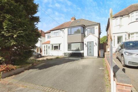 3 bedroom semi-detached house for sale