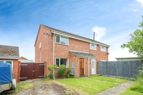 2 bedroom semi-detached house for sale