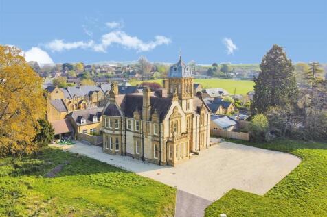 9 bedroom detached house for sale
