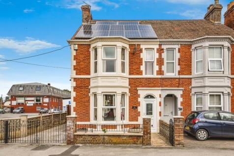 4 bedroom semi-detached house for sale