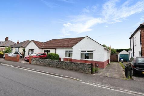 2 bedroom semi-detached bungalow for sale