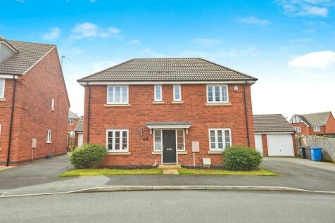 4 bedroom detached house for sale