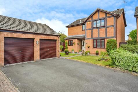 4 bedroom detached house for sale