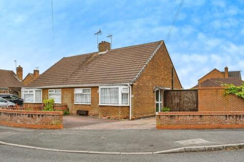 2 bedroom semi-detached bungalow for sale