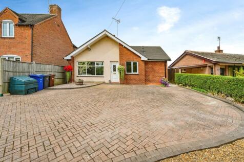 3 bedroom detached bungalow for sale