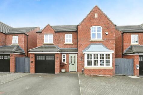 4 bedroom detached house for sale