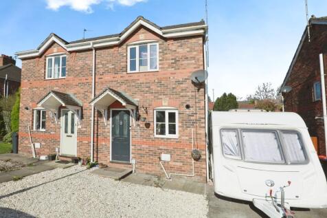 2 bedroom semi-detached house for sale