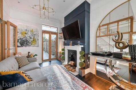 4 bedroom terraced house for sale
