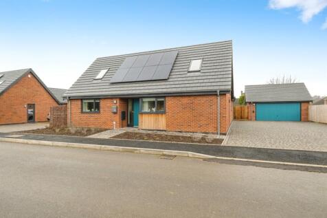 3 bedroom detached bungalow for sale