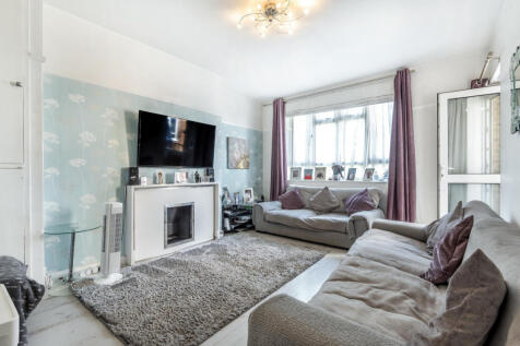 3 bedroom flat for sale
