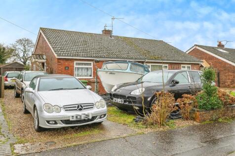2 bedroom semi-detached bungalow for sale
