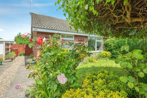 3 bedroom semi-detached bungalow for sale