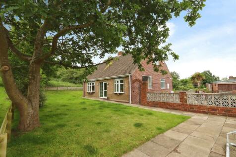 3 bedroom detached bungalow for sale