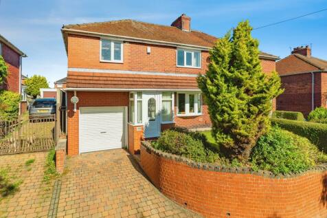 4 bedroom semi-detached house for sale